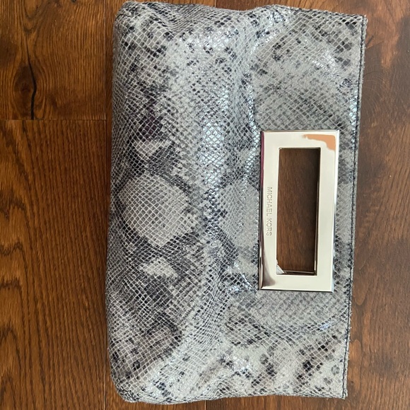 Michae kors snakeskin Clutch - Picture 1 of 3